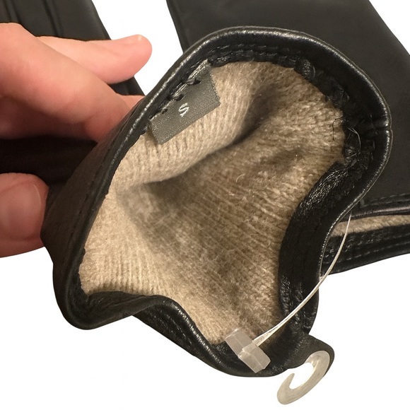 NEW! Charter Club Women's Cashmere Lined Leather Gloves Tech Touchscreen - Picture 4 of 6